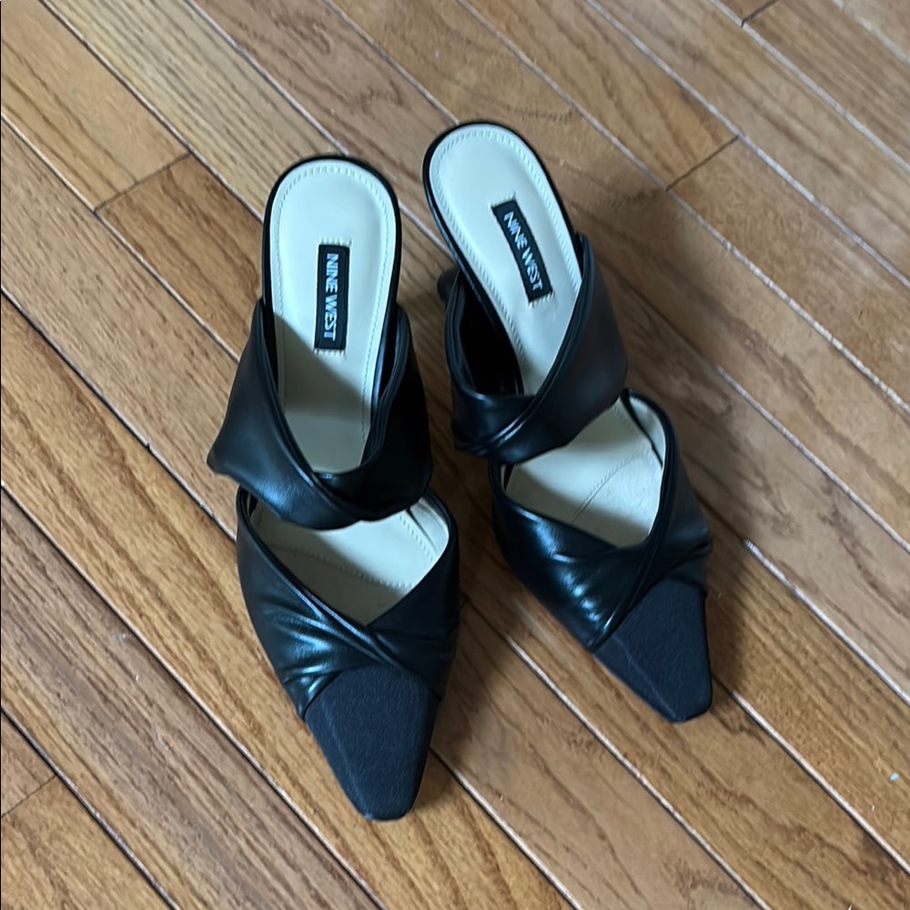 Nine West Black Mules with Pointed Toe and Low Heel